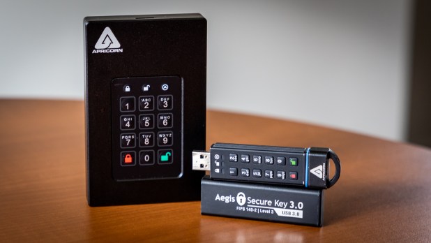 Đánh giá SSD Apricorn Aegis Fortress L3 2TB External  – Pháo đài Bảo mật cầm tay bất khả xâm phạm