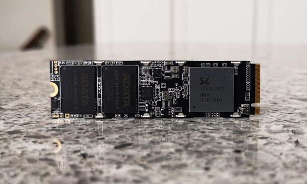 Đánh giá SSD XPG Spectrix S40G RGB NVMe M.2  (1TB)