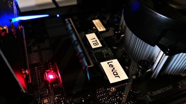 Lexar trình bài SSD NVMe Gen 4×4 tốc độ 7GB/s và các giải pháp bộ nhớ khác | CES 2020 Update